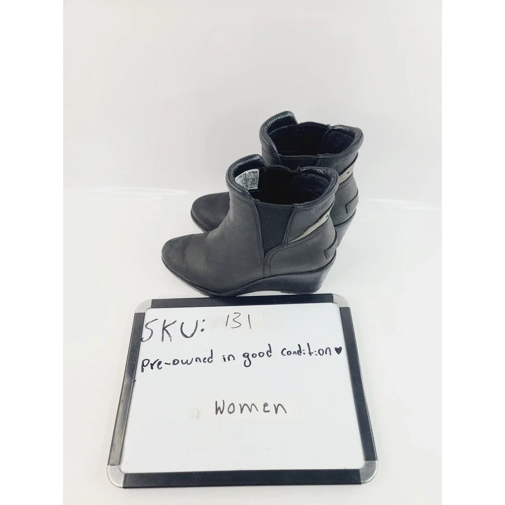 Sorel, Slip-On Round Toe Leather Wedge Ankle Boots, Women's,‎ Size 6.5, Black.